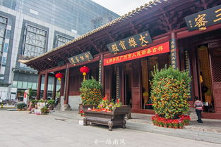 大佛寺毗盧殿供奉哪位大佛