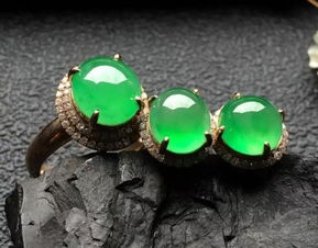 女人佩戴翡翠的好處