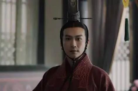 嫪?dú)币患贾L(zhǎng)有多厲害，太后完全被他控制住了