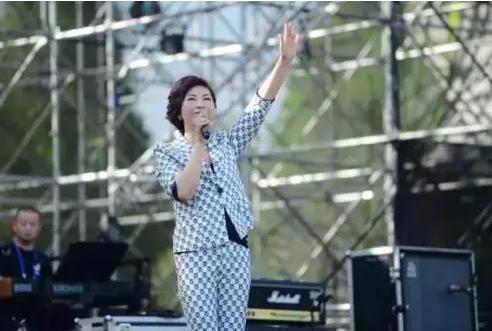 鄧煌為什么叫南京皇太后,因揭發非法集資被惡意報復(寶粉復仇)