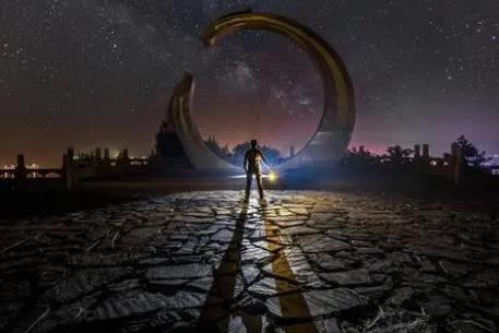 穿越兩界的倒爺作者為什么進監獄，吐露自己不正確的三觀