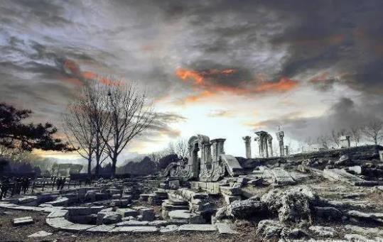 額爾金被火燒3天是真的嗎,他在印度的房子里被雷劈中燒死了