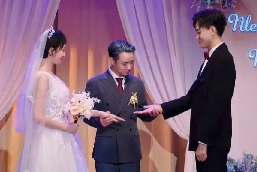 史策王皓是情侶嗎，現實中如果在一起了會影響事業