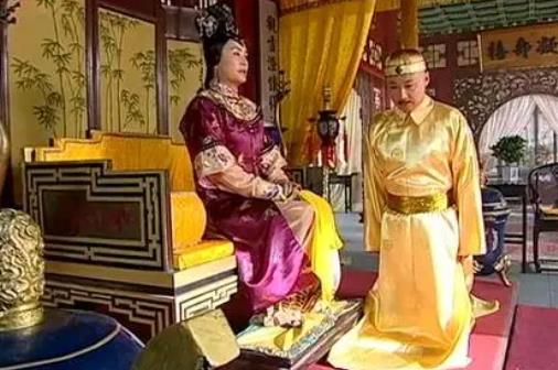 皇帝可以廢皇太后嗎，明面上不會直接廢除（有可能軟禁）