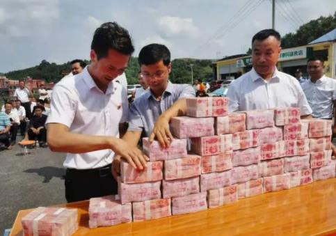 獵德村一人分了多少錢,土豪村分紅現(xiàn)場(chǎng)觸目驚心