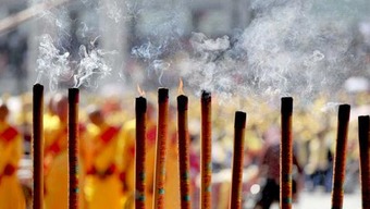 燒完紙不能直接回家， 為了防止死灰復燃造成火災