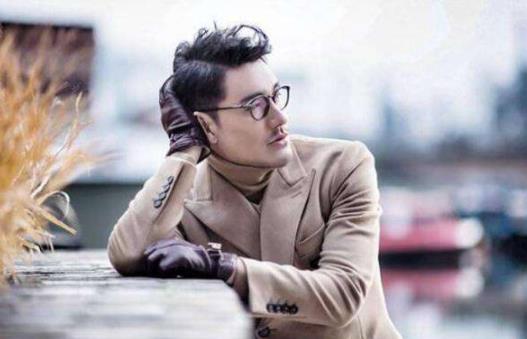 胡東犯了什么事，誤入歧途后花光積蓄被判坐牢兩年