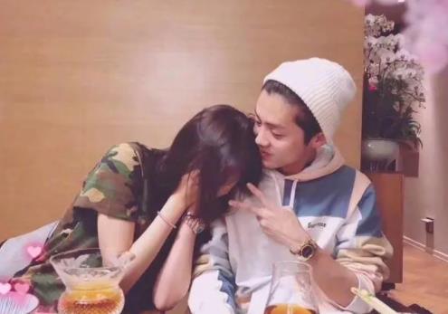 鹿晗真正女朋友是誰，和關(guān)曉彤2016年初次相識后結(jié)緣