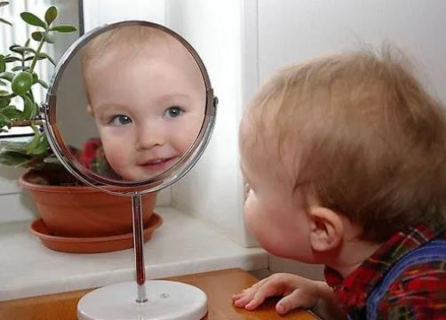 真人比鏡子里的丑嗎,真實(shí)長(zhǎng)相比鏡子里的自己丑30%