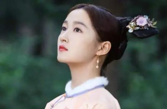 關(guān)曉彤是清朝公主嗎,不是公主.滿清格格沒毛病