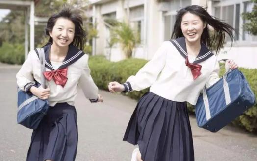 為何日本校服這么短，她們認為裙子過長感覺很土