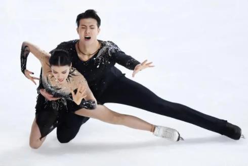 王詩玥柳鑫宇公布戀情，二人之間的關系比情侶還好