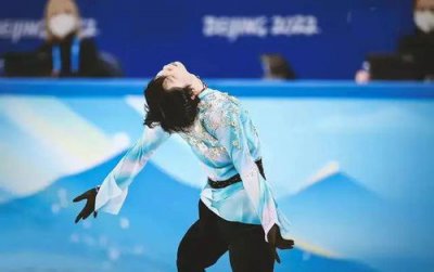 羽生結(jié)弦女友是誰,女友系高中同班同學