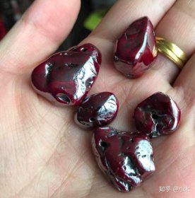 朱砂怎么分辨真假,假的會被火點燃熔為灰燼