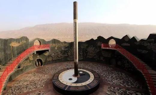 金箍棒真的存在嗎,吐魯番火焰山確實有根金箍棒