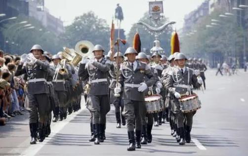 華約有哪些國家，七成員國正式退出了歷史的舞臺