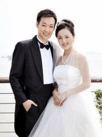 辛柏青的老婆叫什么,是他的大學同學朱媛媛