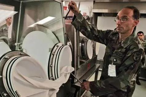 新冠真的是美國投毒嗎,美國德特里克堡研制的生物武器