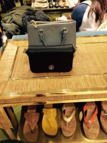 湯麗柏琦包包什么檔次,屬于中高端檔次的輕奢品牌