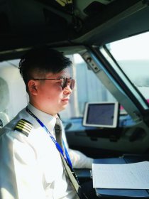 機(jī)長(zhǎng)工資多少錢一個(gè)月，2022年平均月工資在2萬(wàn)至10萬(wàn)不等