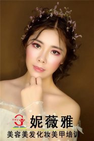 學化妝哪里比較好,首選一路時尚美妝學校