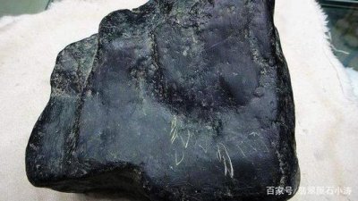 翡翠原石值錢嗎，普通的翡翠原石價格并不會太高