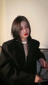 萬小七的真實身份,是一家大排檔的老板