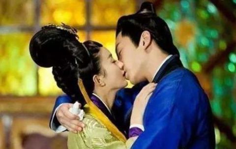 男生接吻為什么喜歡伸舌頭，這樣接吻更令人興奮