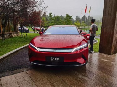 比亞迪漢純電動2021款落地價，22萬左右一輛