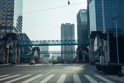 靜態管理和封城有區別,封城就是封鎖對外交通.不得出城