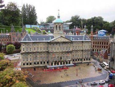 世界上最小的城市，馬德羅丹小人國面積僅1.8平方公里