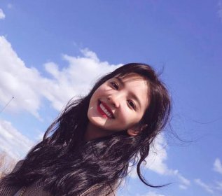 章若楠畢業于哪所大學，為什么突然火了.有什么作品