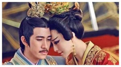 武則天死后皇位傳給了誰，唐中宗李顯繼承了皇位